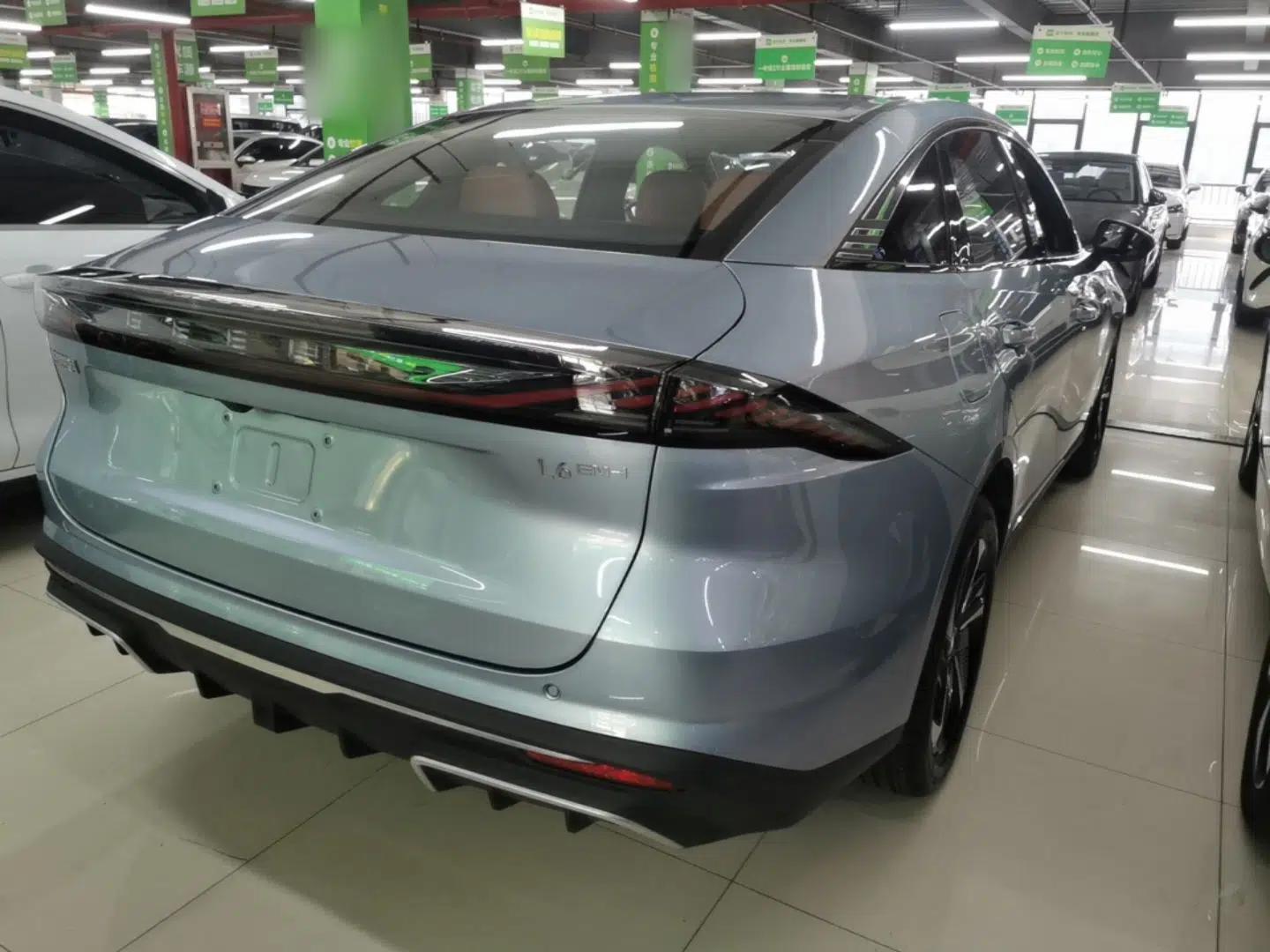 Geely Galaxy L6 2025 EM-i 140km Starship Edition — миниатюра 6