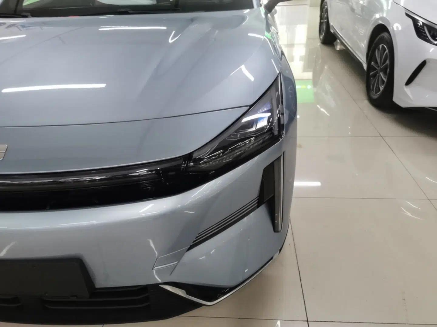 Geely Galaxy L6 2025 EM-i 140km Starship Edition — миниатюра 8