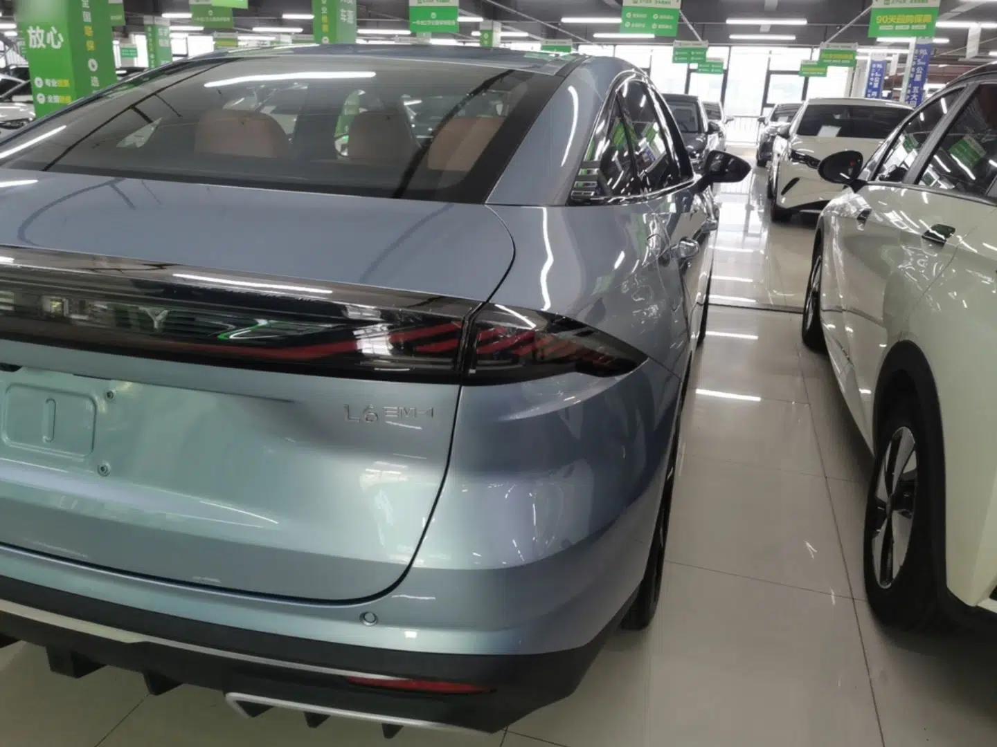 Geely Galaxy L6 2025 EM-i 140km Starship Edition — миниатюра 9