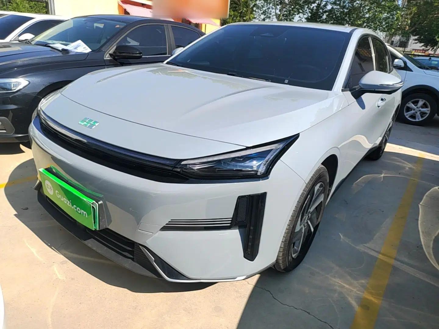 Geely Galaxy L6 2025 EM-i 140km Explorer+ Edition — миниатюра 1