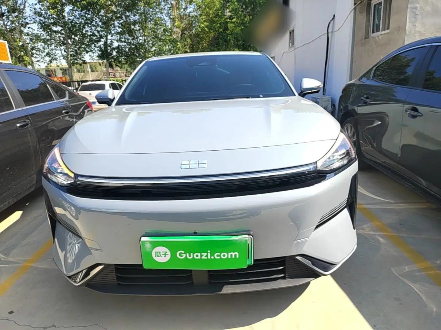Geely Galaxy L6 2025 EM-i 140km Explorer+ Edition — миниатюра 2
