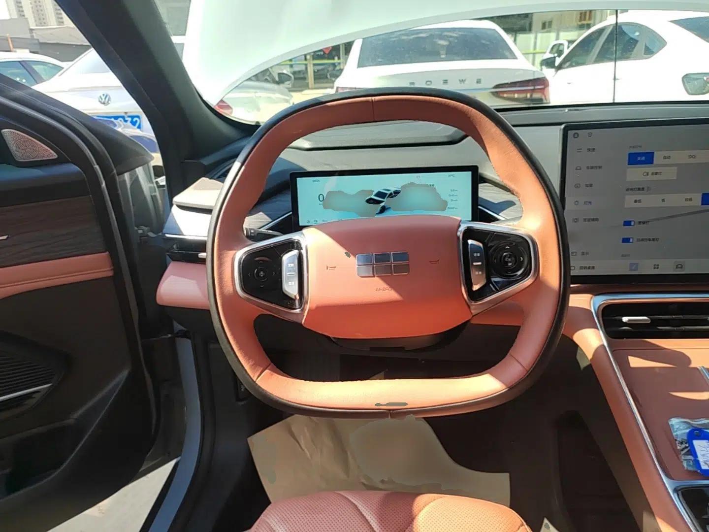 Geely Galaxy L6 2025 EM-i 140km Explorer+ Edition — миниатюра 18