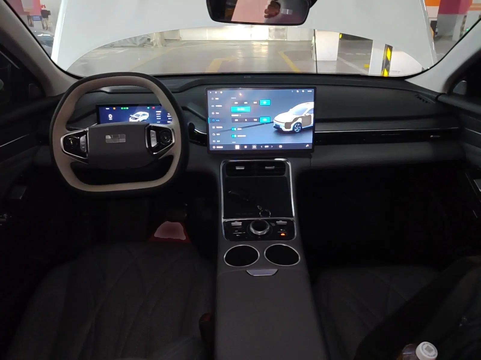 Geely Galaxy L6 2025 EM-i 140km Starship Edition — миниатюра 17