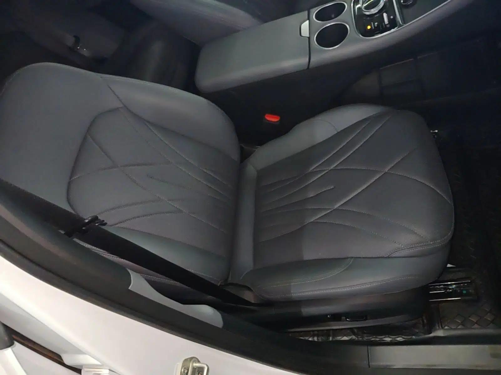 Geely Galaxy L6 2025 EM-i 140km Starship Edition — миниатюра 24