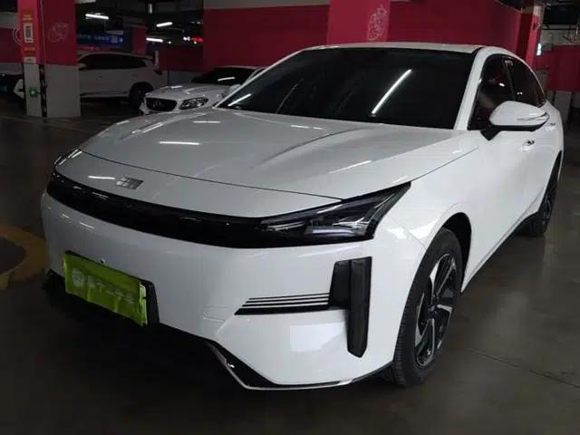 Geely Galaxy L6 2025 EM-i 140km Starship Edition