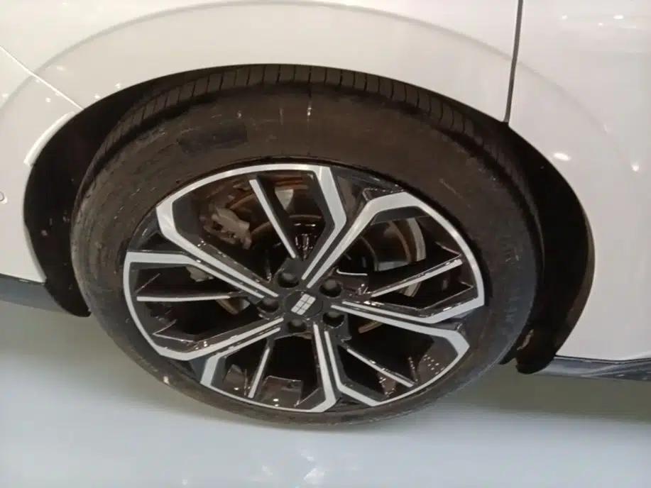 Geely Galaxy E8 2025 700 km Long-Range Intelligent Driving Version — миниатюра 11