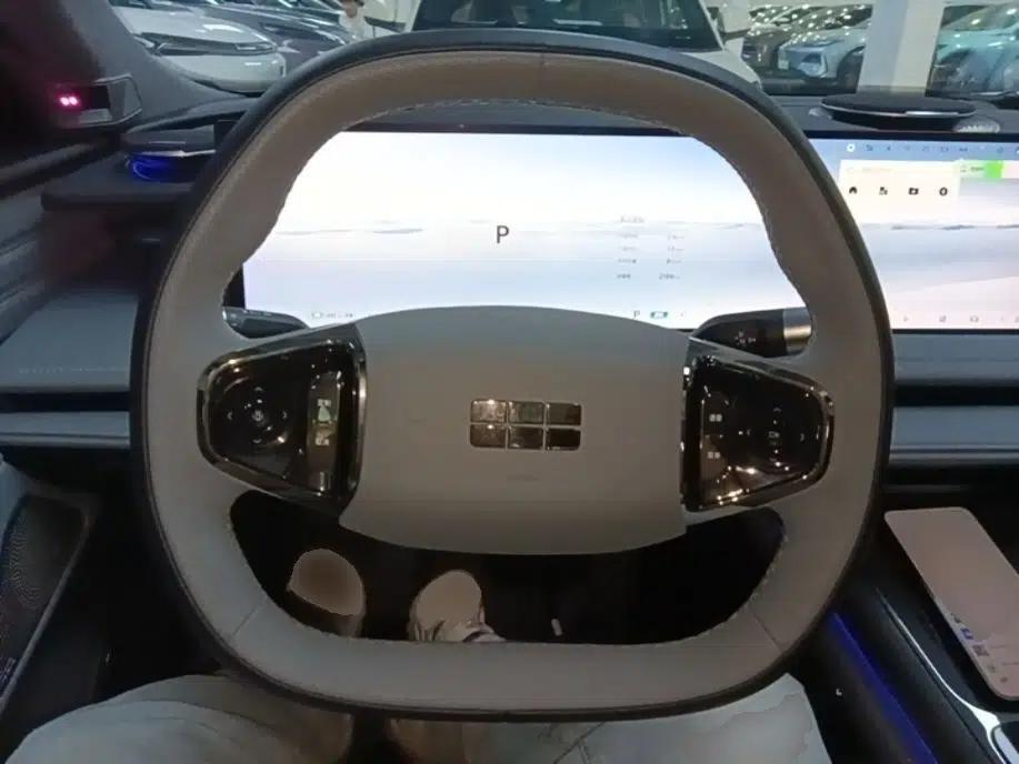 Geely Galaxy E8 2025 700 km Long-Range Intelligent Driving Version — миниатюра 13