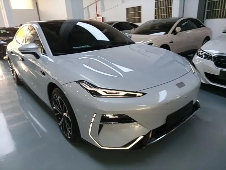Geely Galaxy E8 2025 700 km Long-Range Intelligent Driving Version — миниатюра 3
