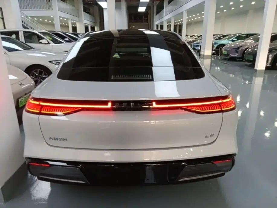 Geely Galaxy E8 2025 700 km Long-Range Intelligent Driving Version — миниатюра 5
