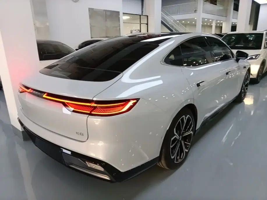 Geely Galaxy E8 2025 700 km Long-Range Intelligent Driving Version — миниатюра 6