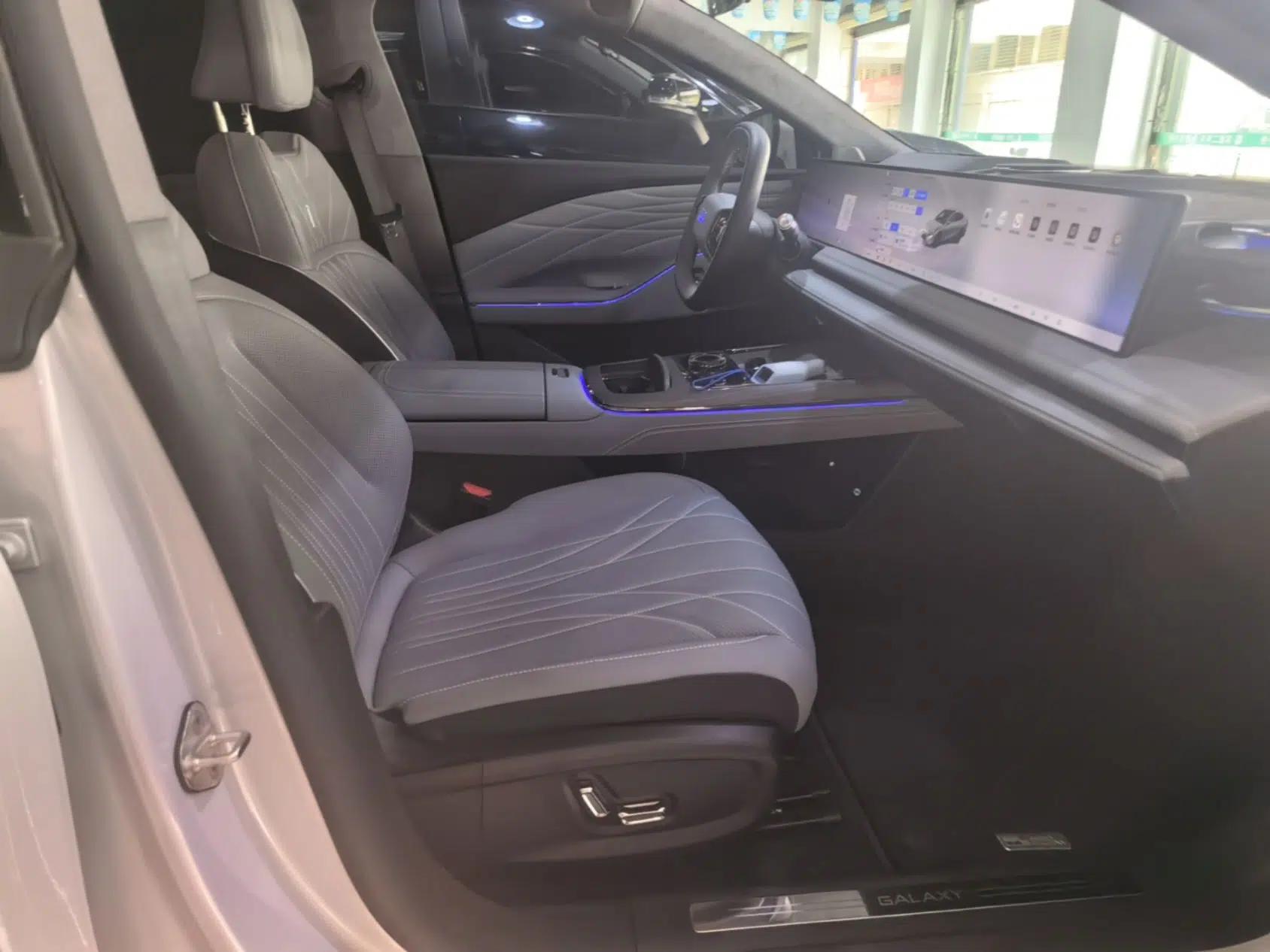 Geely Galaxy E8 2025 700 km Long-Range Intelligent Driving Version — миниатюра 19