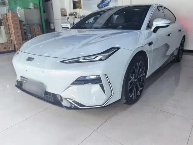 Geely Galaxy E8 2025 700 km Long-Range Intelligent Driving Version