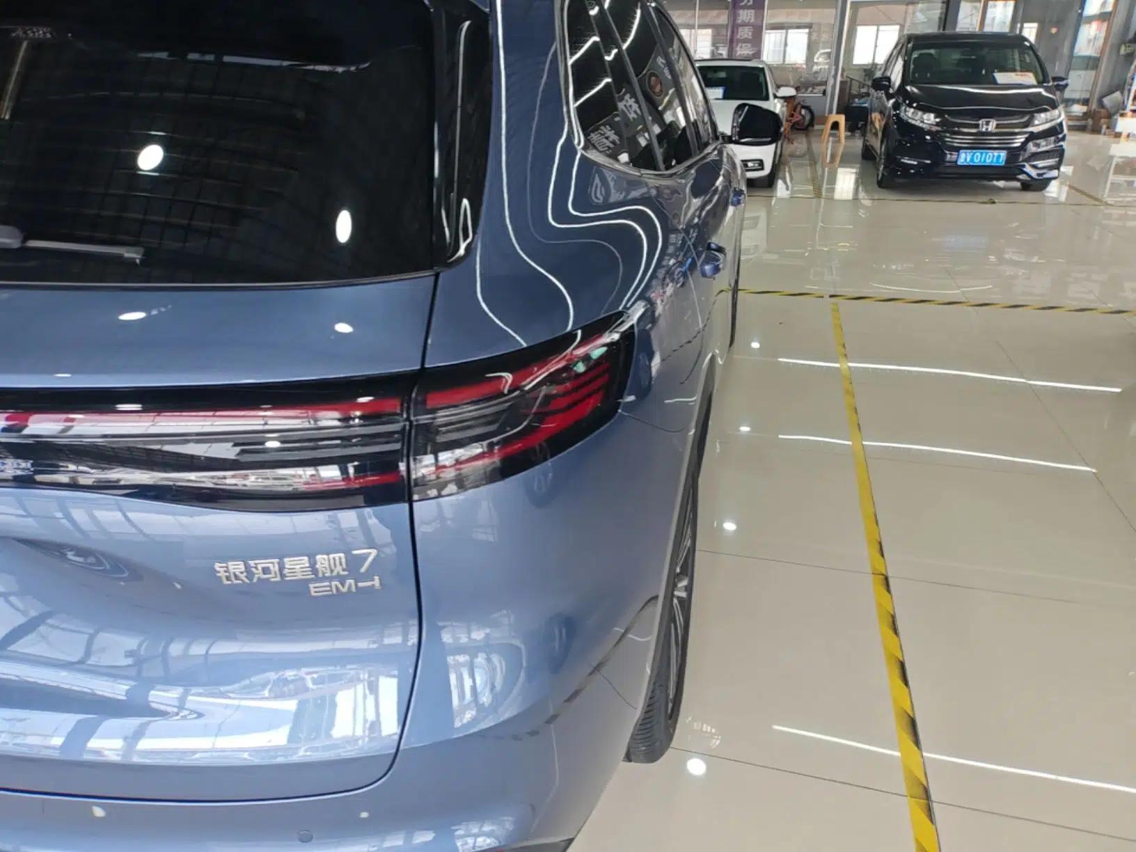Geely Galaxy Xingjian 7 EM-i 2025 120km Exploration+ Version — миниатюра 9