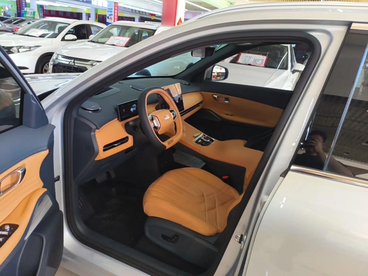 Geely Galaxy Xingjian 7 EM-i 2025 120km Exploration+ Version — миниатюра 18