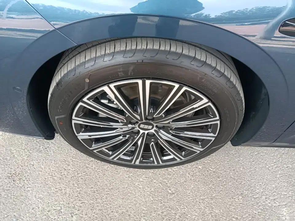 Geely Galaxy 8 2025 130km EM-P Exploration Edition — миниатюра 10