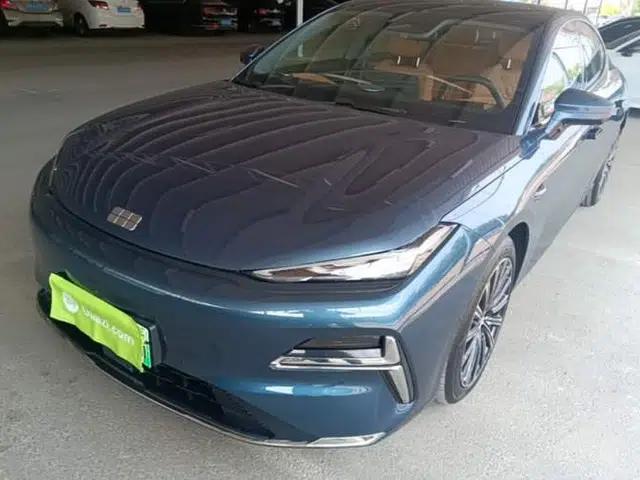 Geely Galaxy 8 2025 130km EM-P Exploration Edition