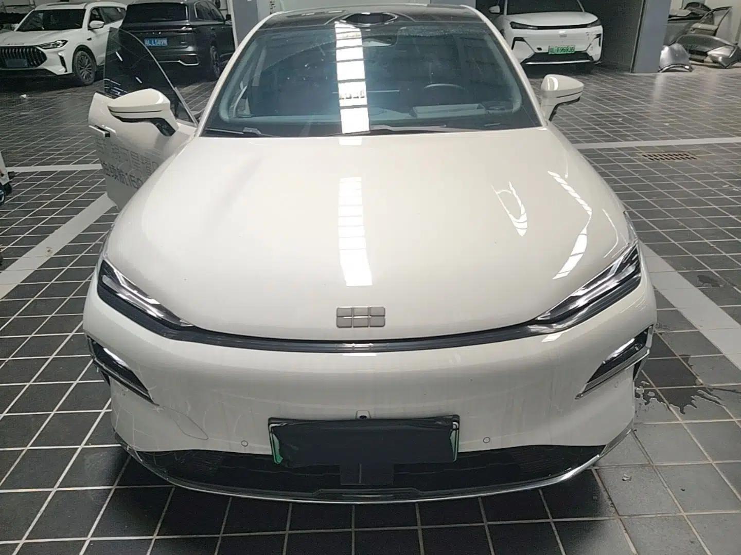 Geely Galaxy 8 2025 130km EM-P Starship Edition — миниатюра 2