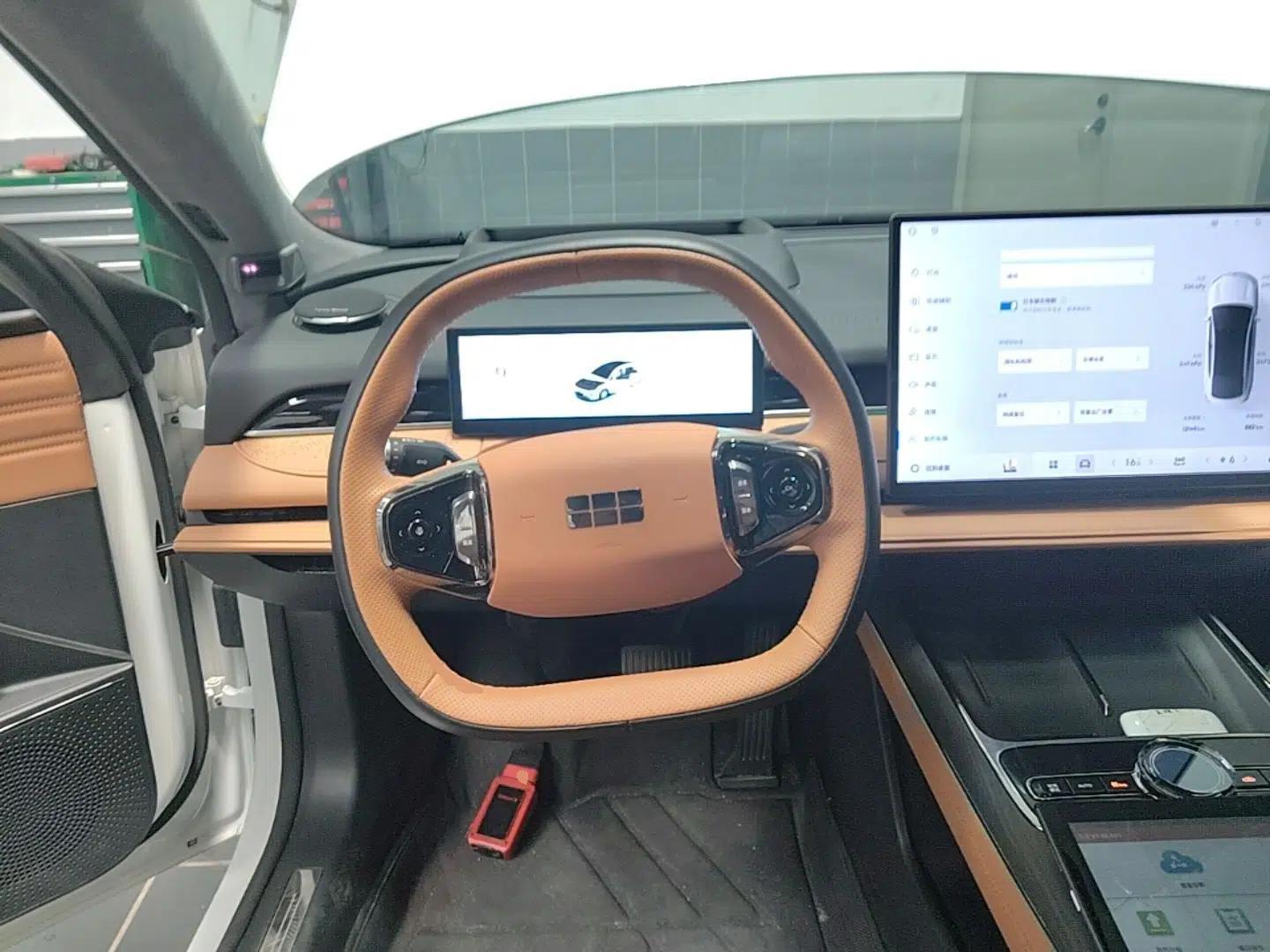 Geely Galaxy 8 2025 130km EM-P Starship Edition — миниатюра 13