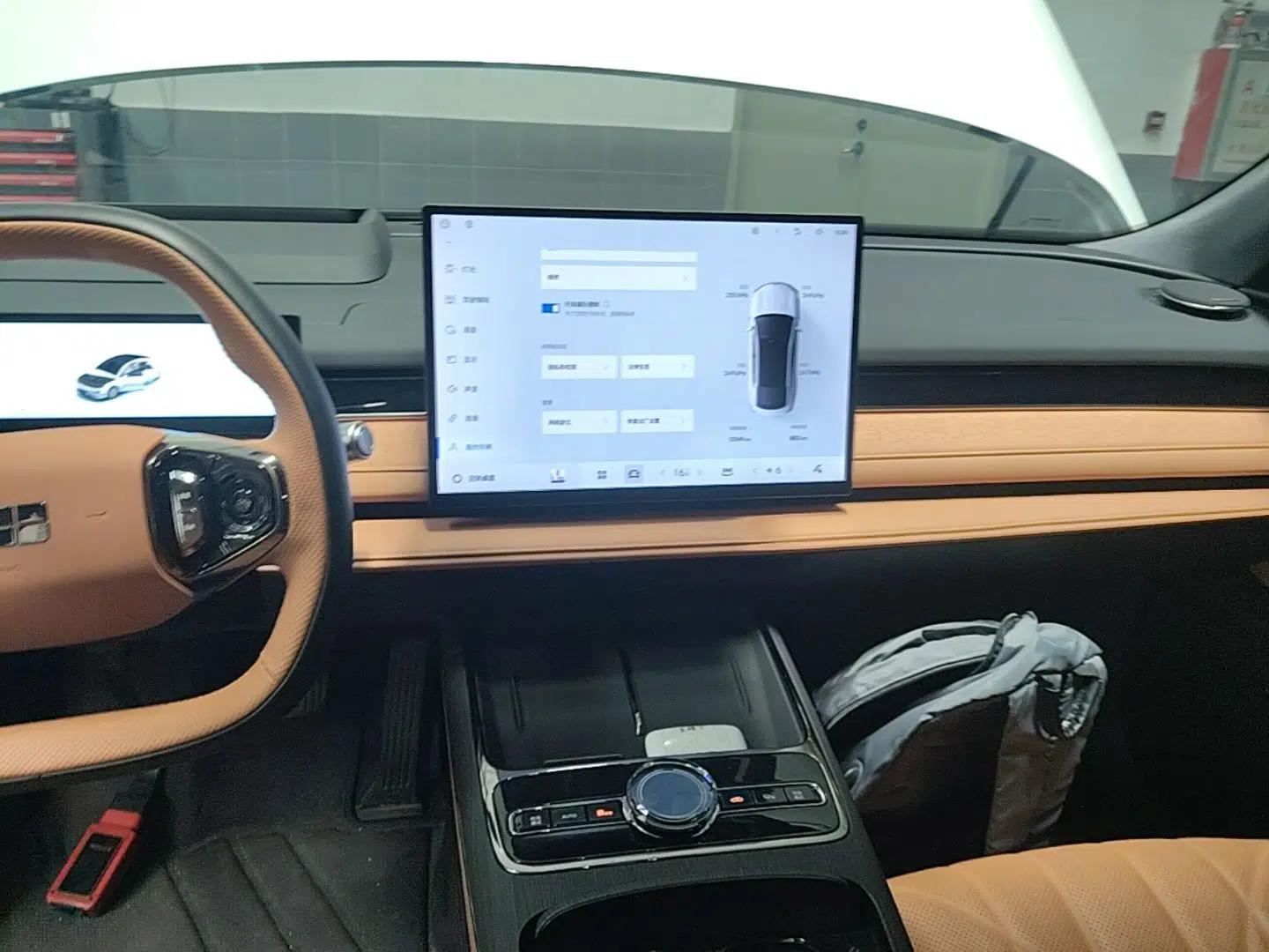 Geely Galaxy 8 2025 130km EM-P Starship Edition — миниатюра 15