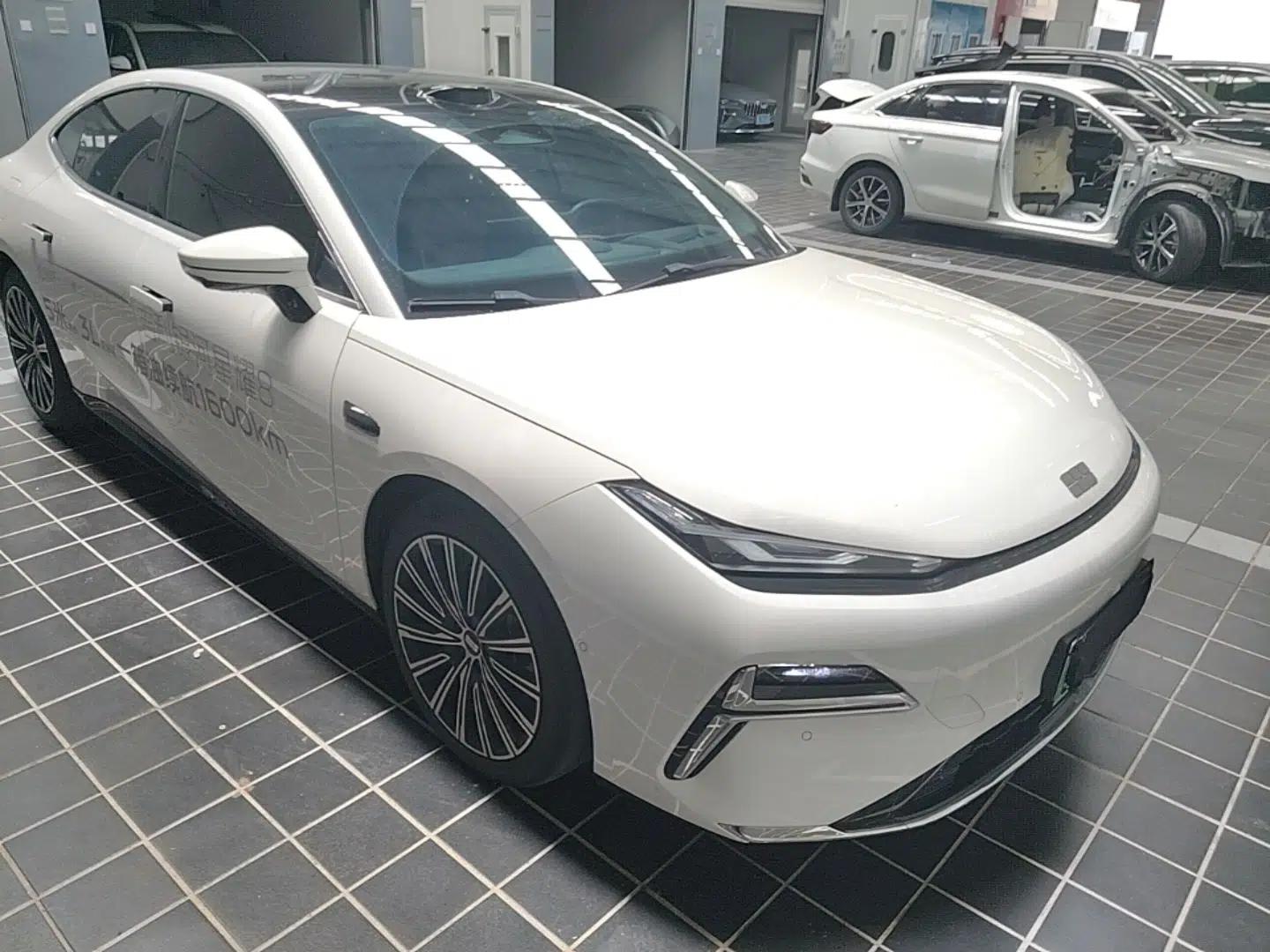Geely Galaxy 8 2025 130km EM-P Starship Edition — миниатюра 3