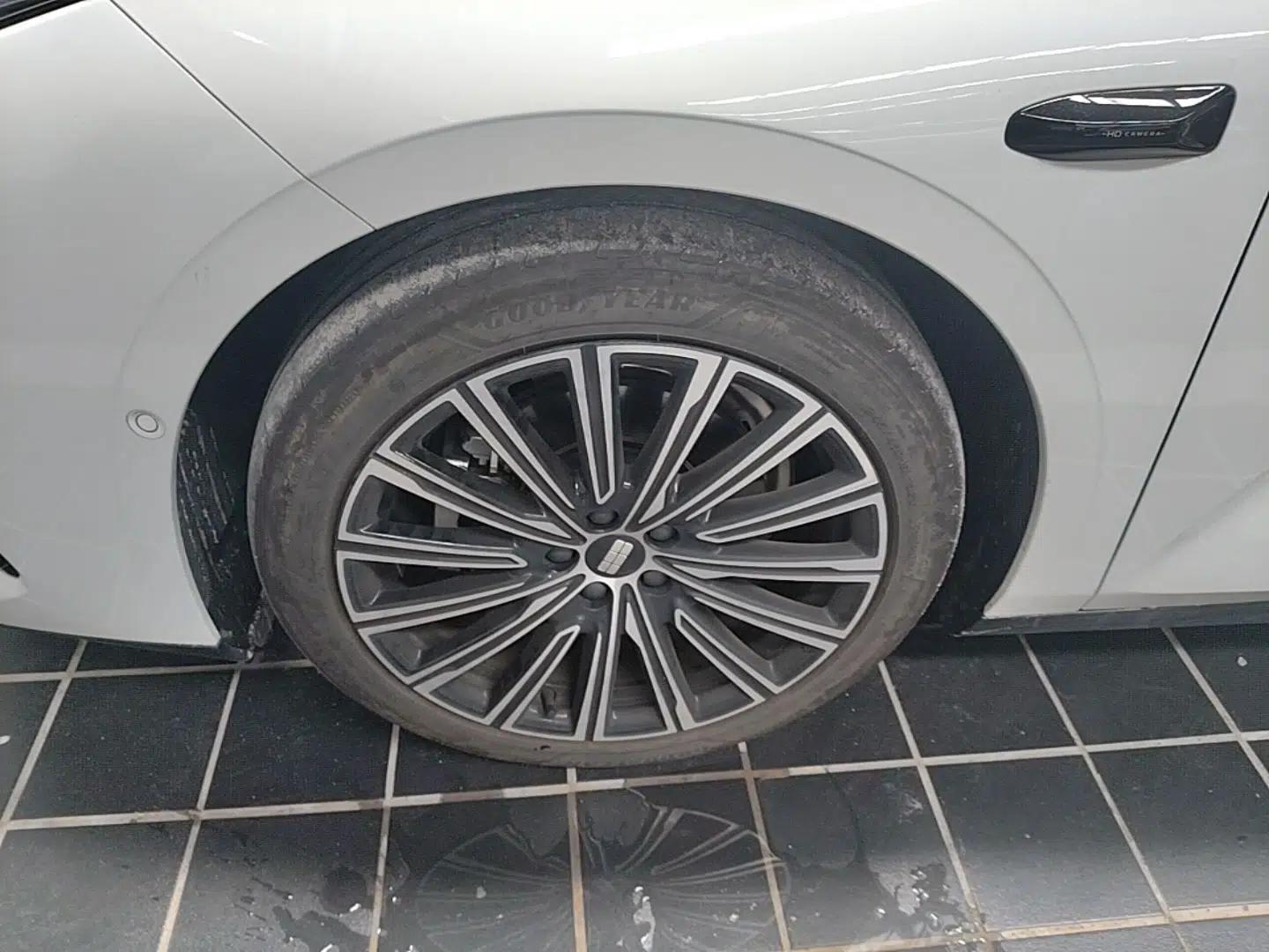 Geely Galaxy 8 2025 130km EM-P Starship Edition — миниатюра 10