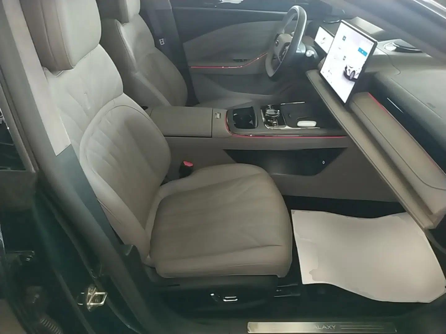 Geely Galaxy 8 2025 130km EM-P Starship Edition — миниатюра 19