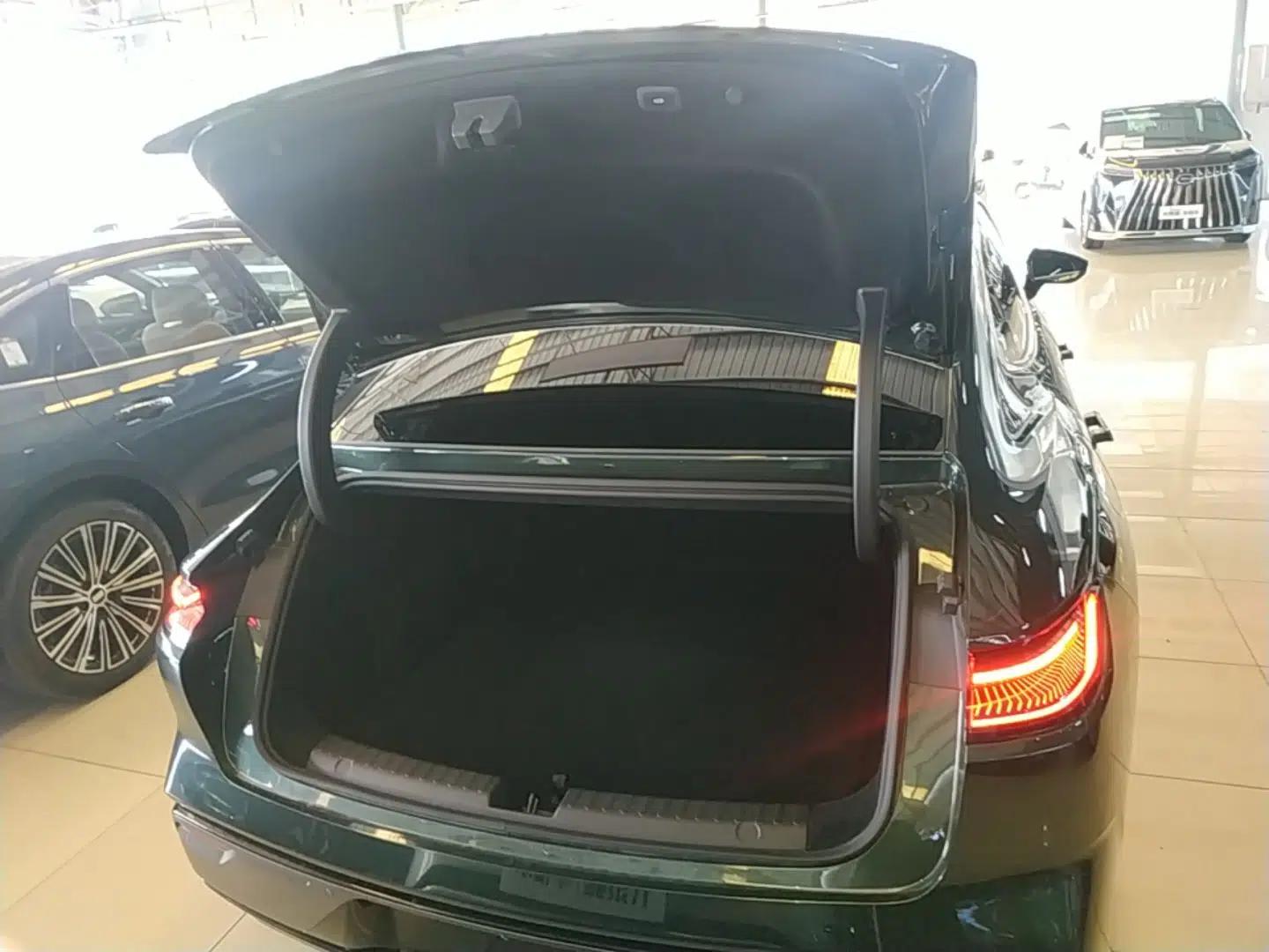 Geely Galaxy 8 2025 130km EM-P Starship Edition — миниатюра 22