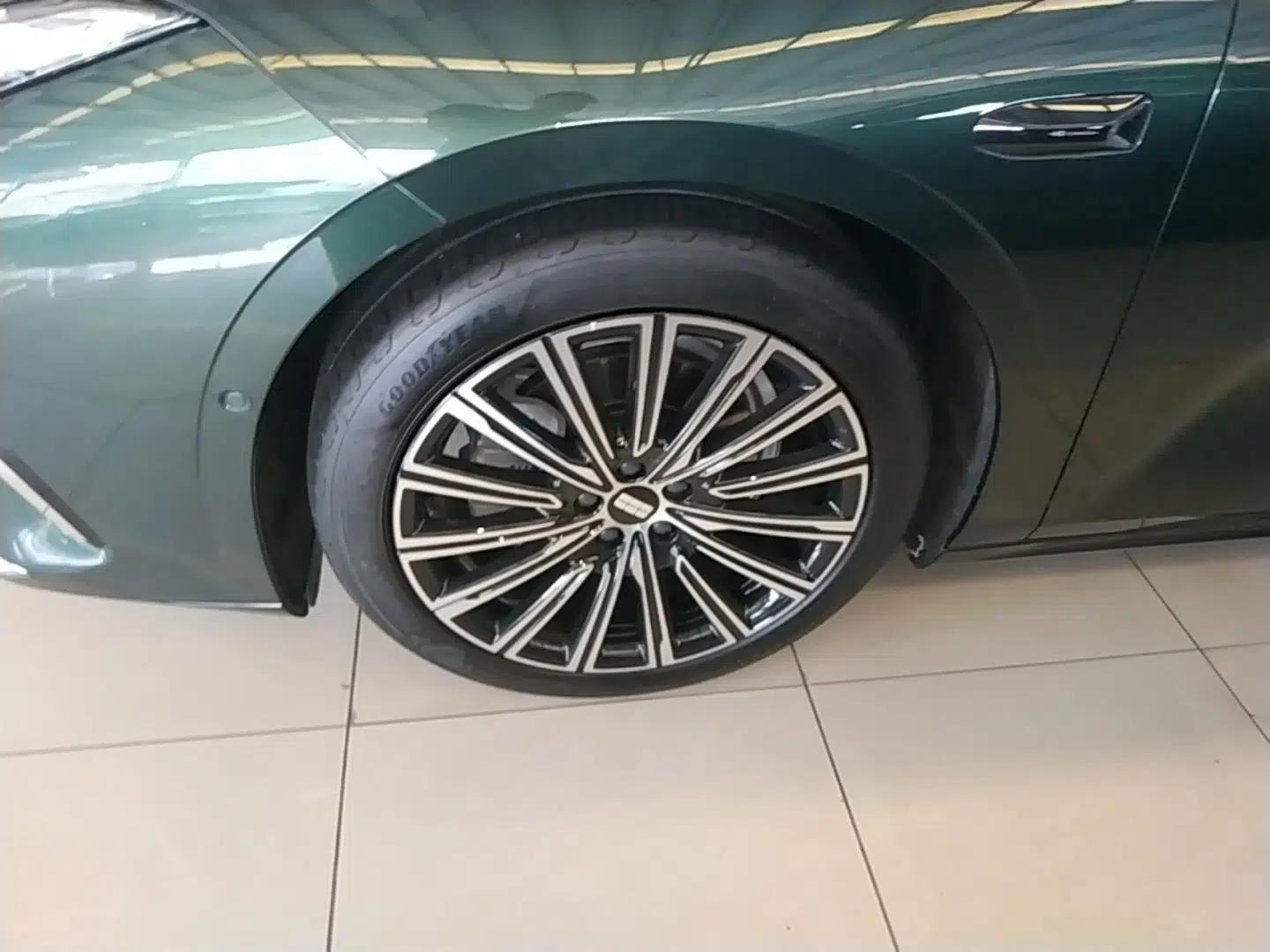 Geely Galaxy 8 2025 130km EM-P Starship Edition — миниатюра 10