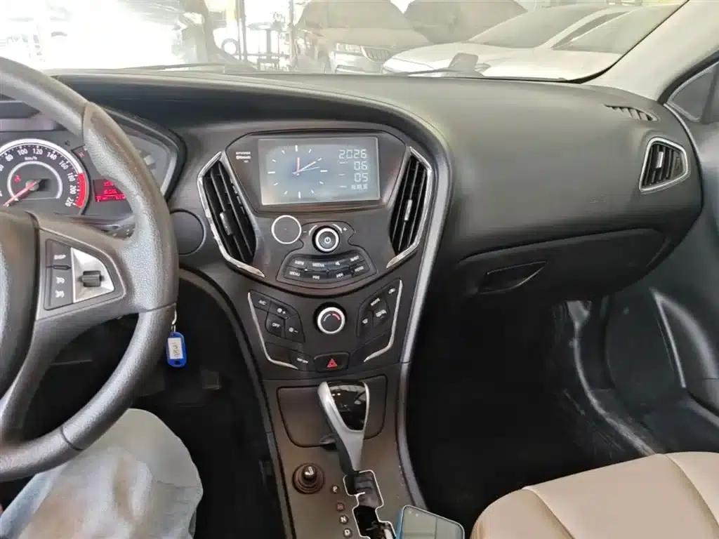 Trumpchi GA3S Vision 2014 1.6L Automatic Luxury ESP Edition — миниатюра 10