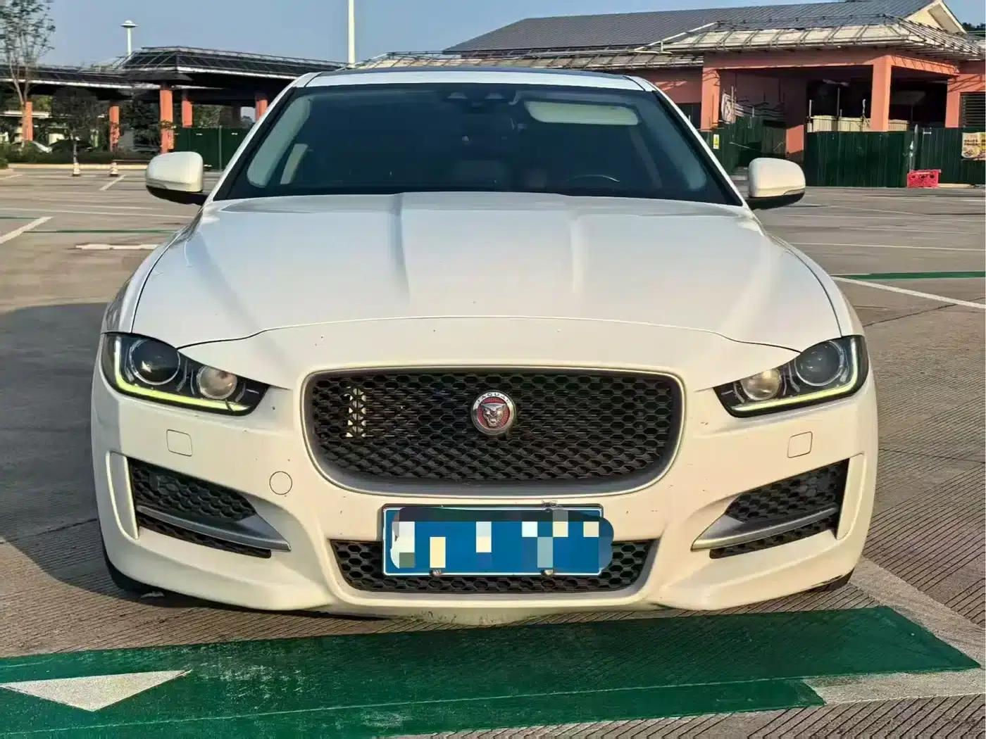 Jaguar XE 2017 2.0T 200PS R-Sport — миниатюра 2