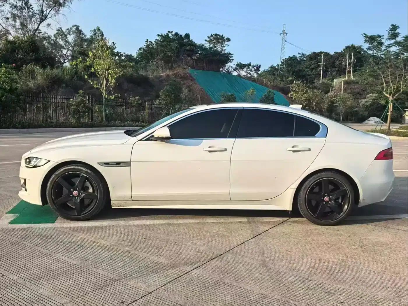 Jaguar XE 2017 2.0T 200PS R-Sport — миниатюра 4