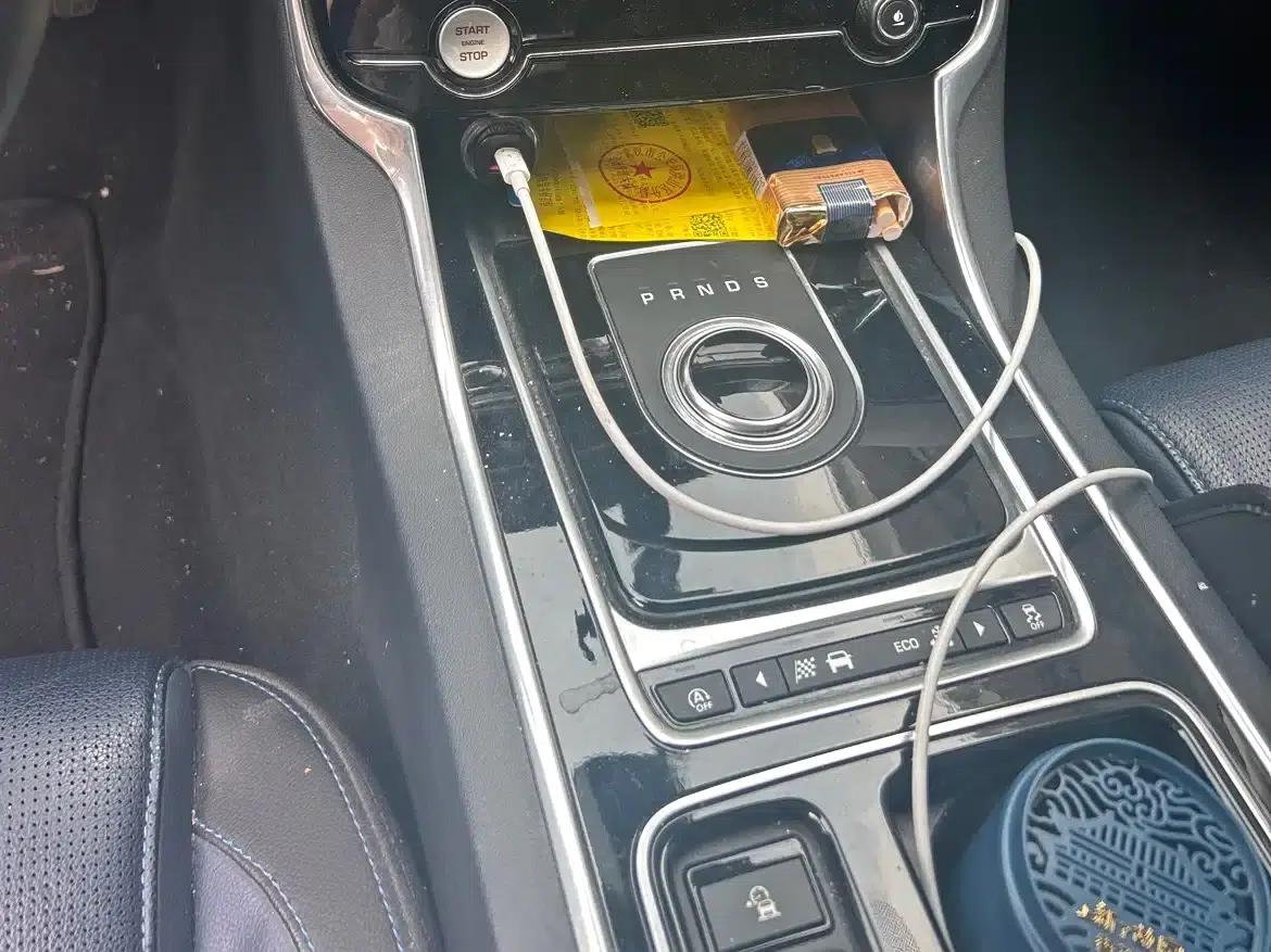 Jaguar XE 2018 2.0T 250PS 2WD R-Sport — миниатюра 8