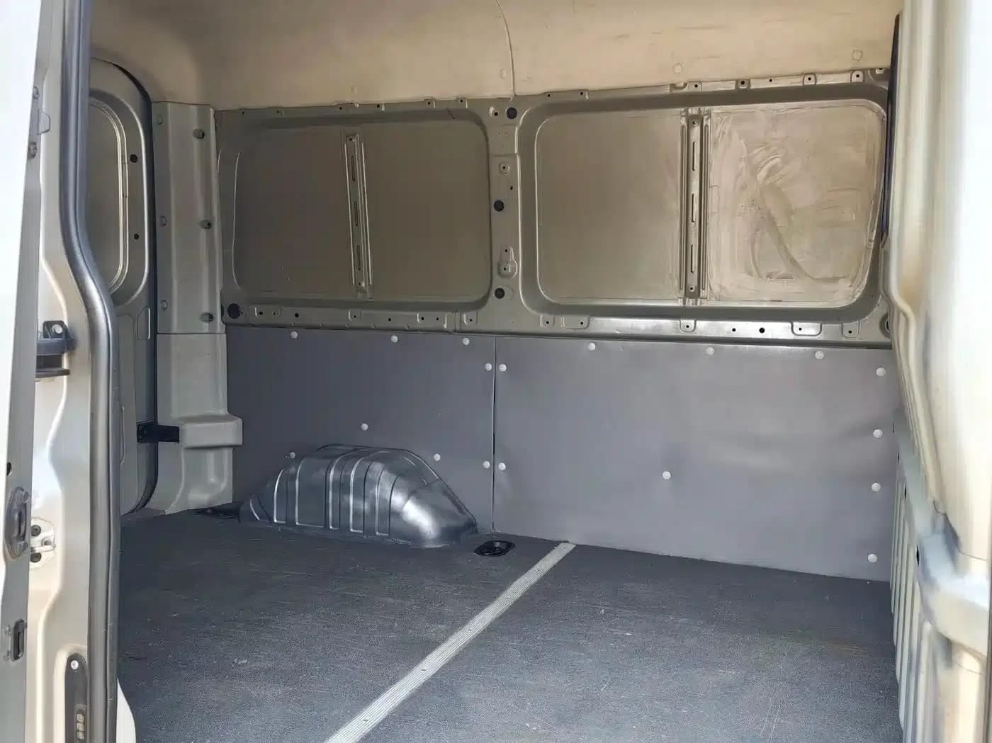 Starlight 2017 2.0T Short Wheelbase Mid-Roof Starlight Logistics Box Truck — миниатюра 11