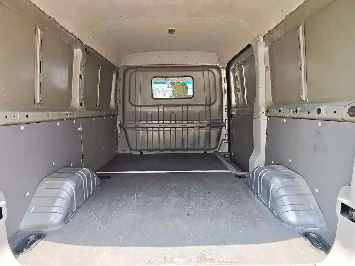 Starlight 2017 2.0T Short Wheelbase Mid-Roof Starlight Logistics Box Truck — миниатюра 21