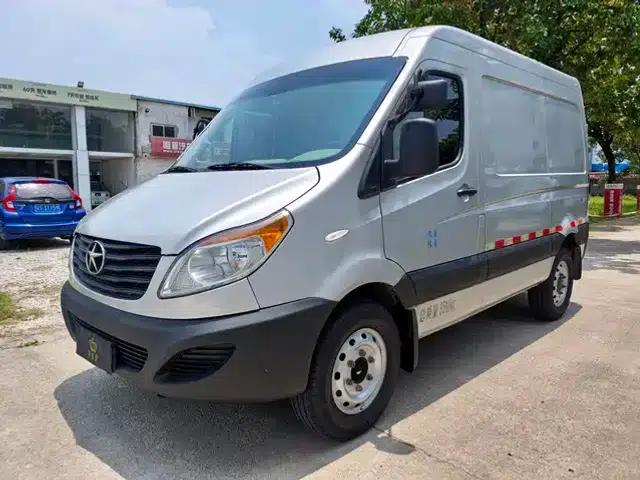 Starlight 2017 2.0T Short Wheelbase Mid-Roof Starlight Logistics Box Truck