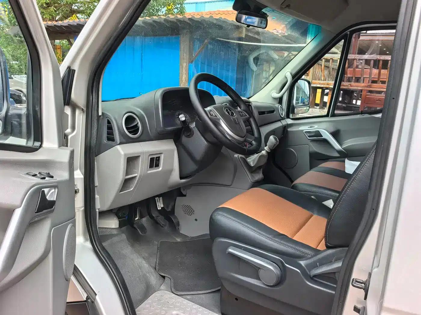 Starlight 2017 1.9T Short Wheelbase Mid-Roof Starlight Business Travel Light Passenger Vehicle — миниатюра 4