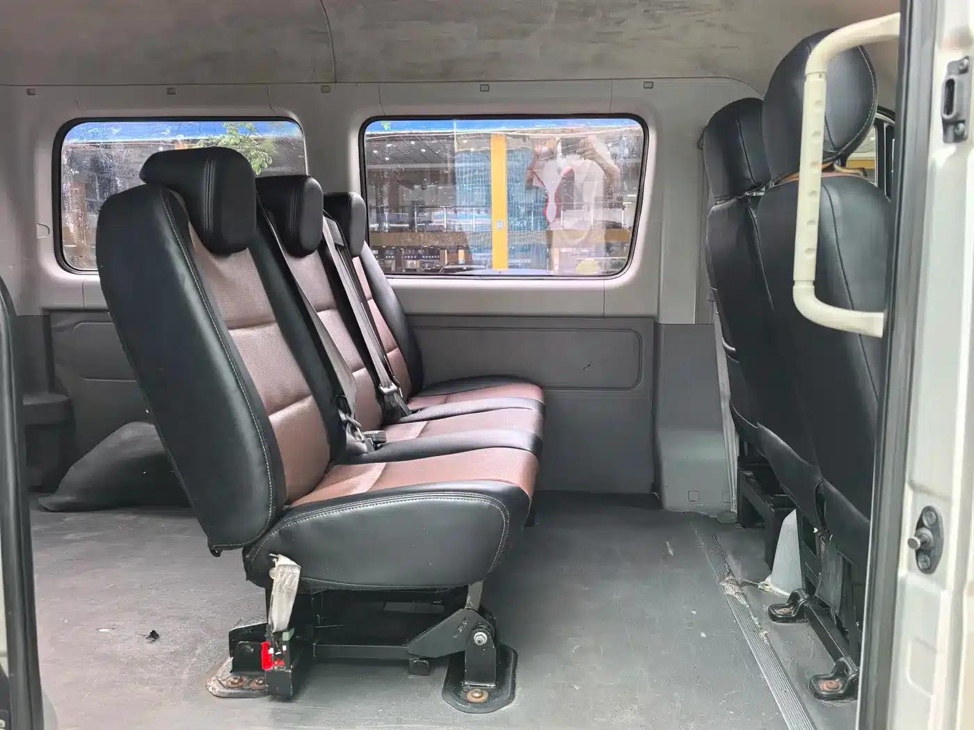 Starlight 2017 1.9T Short Wheelbase Mid-Roof Starlight Business Travel Light Passenger Vehicle — миниатюра 8