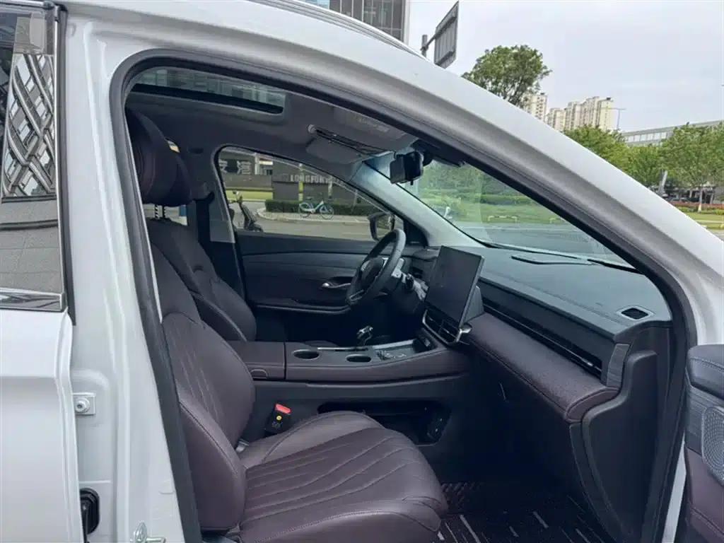 Jetour X90 PRO 2024 1.6T DCT Luxury Edition 7-seater — миниатюра 3