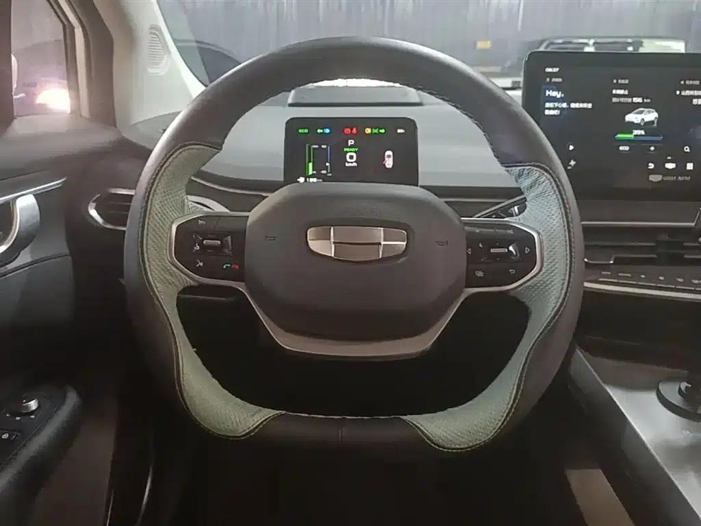 Geely Geometry C 2022 400KM Travel Edition — миниатюра 11