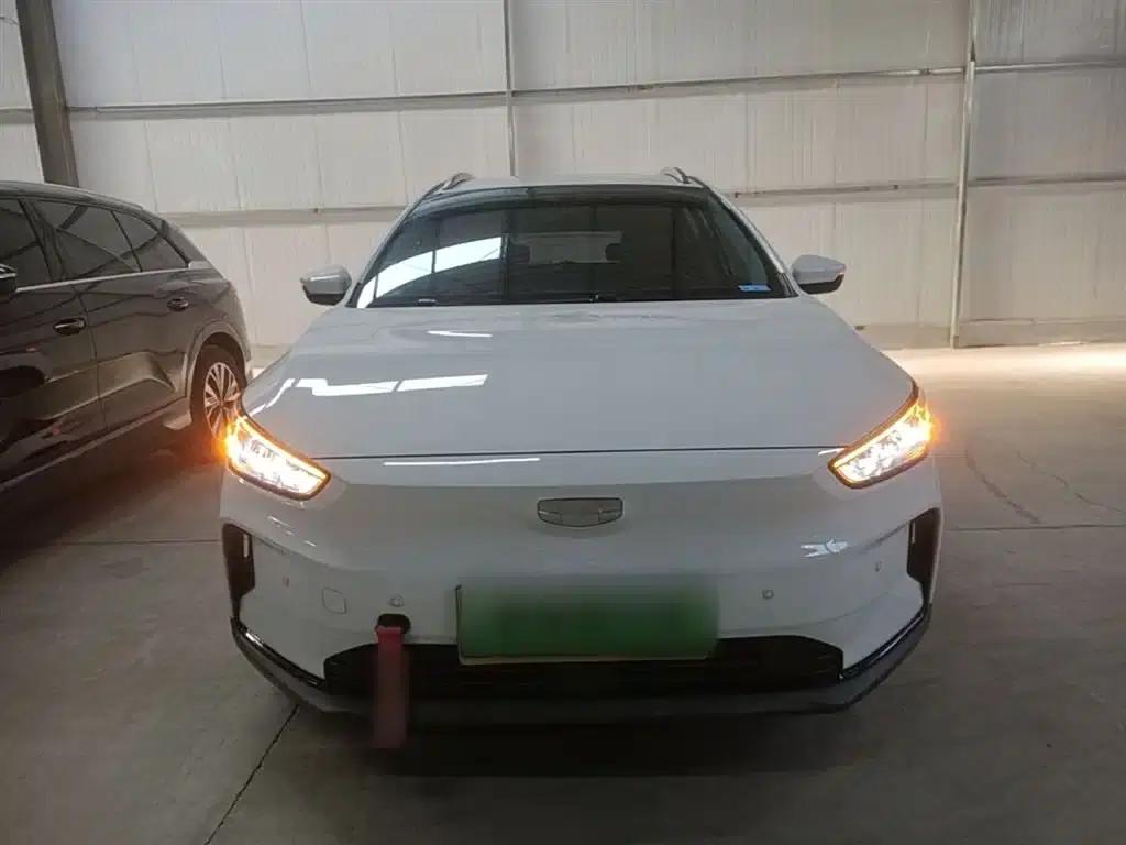 Geely Geometry C 2022 400KM Travel Edition — миниатюра 3