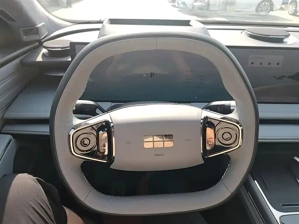 Galaxy E8 2025 Model 700km Long-Range Intelligent Driving Edition — миниатюра 11