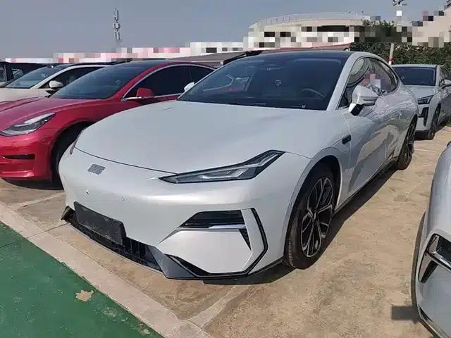 Galaxy E8 2025 Model 700km Long-Range Intelligent Driving Edition