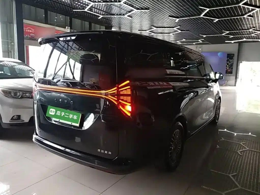 Yizhen L380 2025 Model 805km Flagship Edition 4WD — миниатюра 7