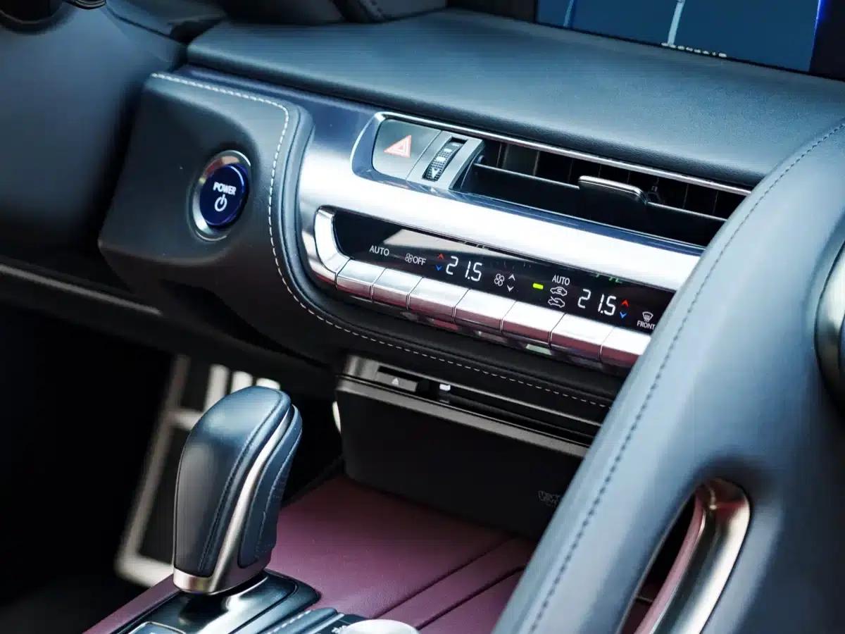 Lexus LC 2018 500h Sport — миниатюра 11