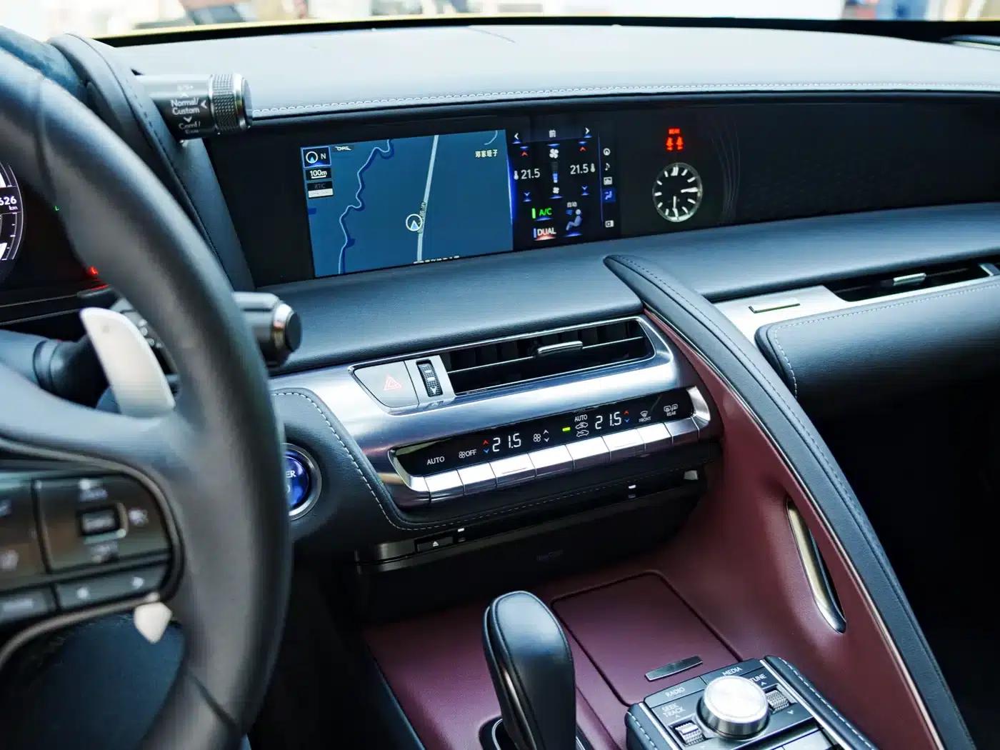 Lexus LC 2018 500h Sport — миниатюра 16