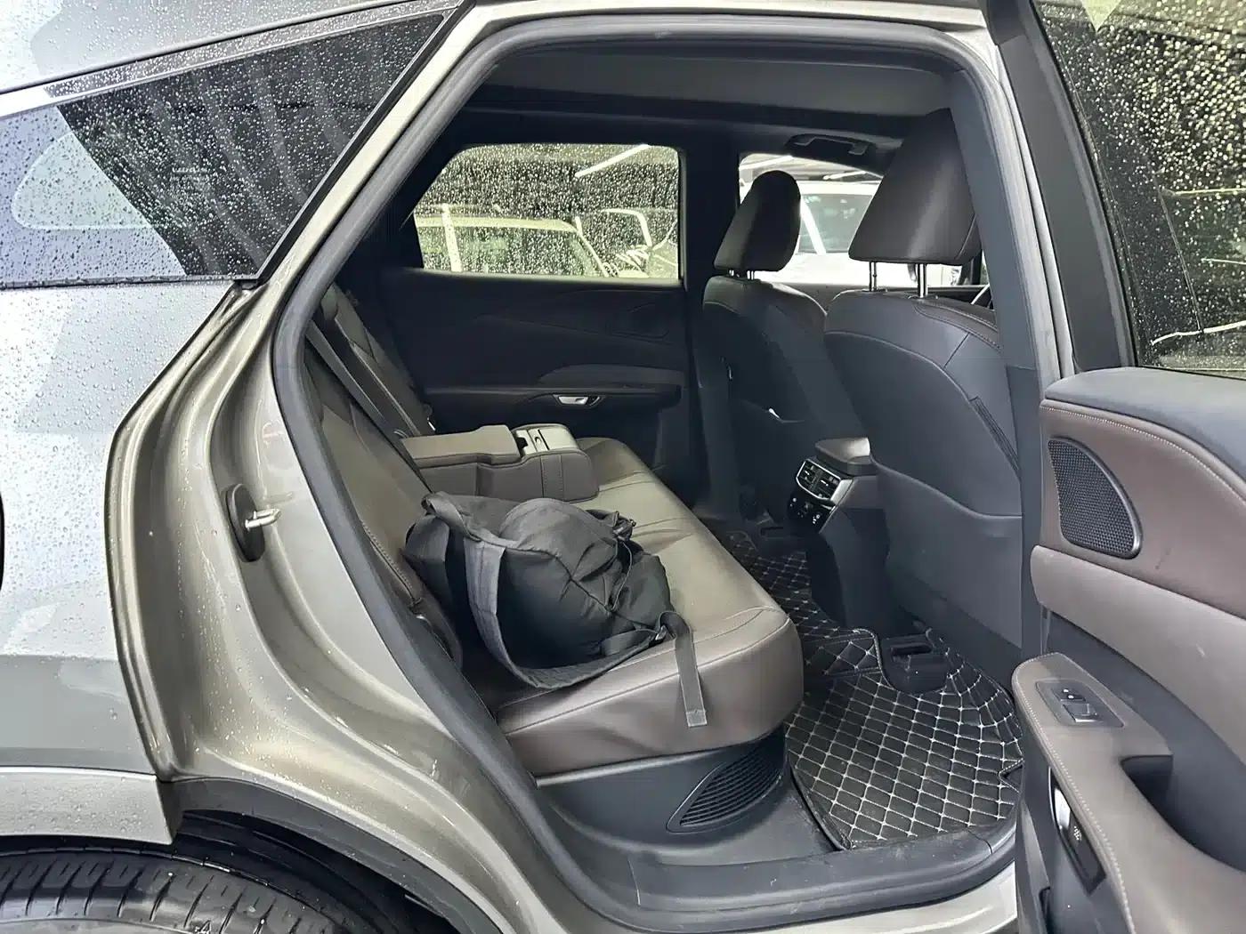 Lexus RX Hybrid 2023 450h+ AWD Enjoy Edition — миниатюра 4
