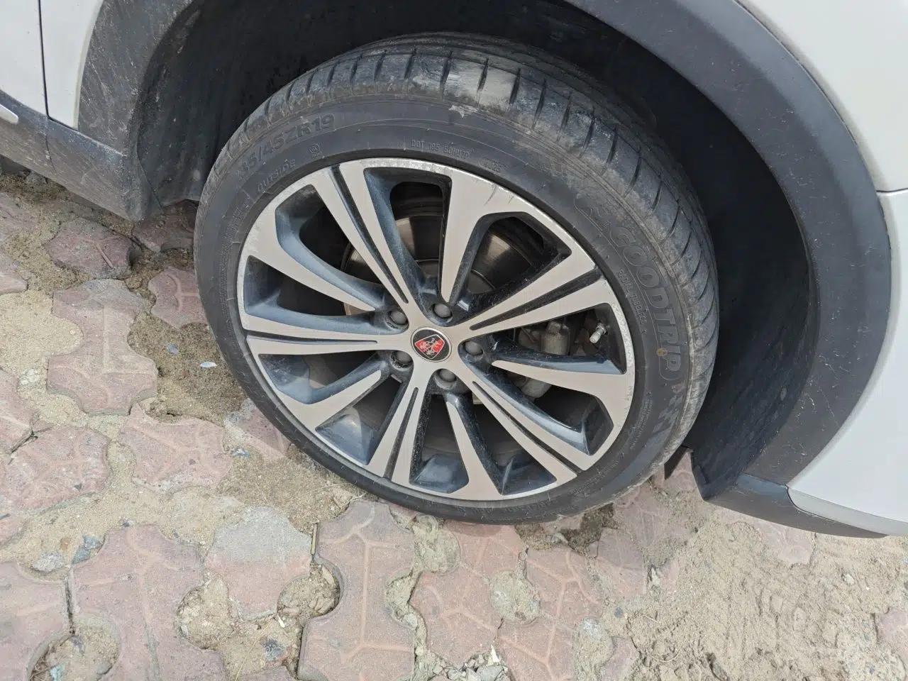 Roewe RX5 eMAX 2020 500 PHEV Smart Cabin Flagship Edition — миниатюра 8