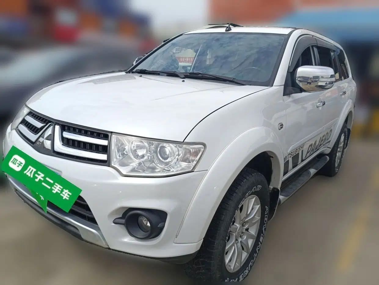 Mitsubishi Pajero Sport 2013 3.0L Automatic 4x4 Executive Edition — миниатюра 1