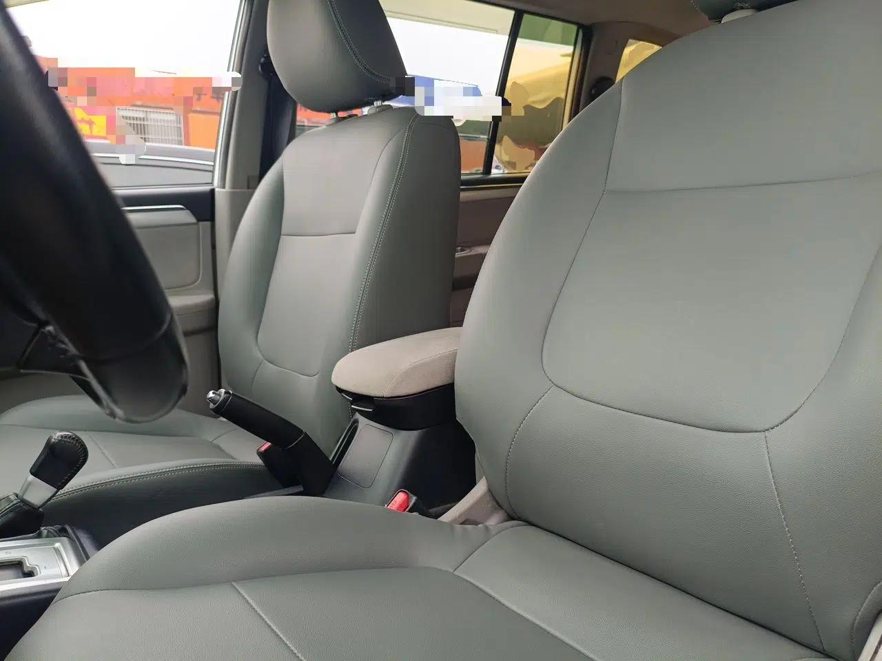 Mitsubishi Pajero Sport 2013 3.0L Automatic 4x4 Executive Edition — миниатюра 15
