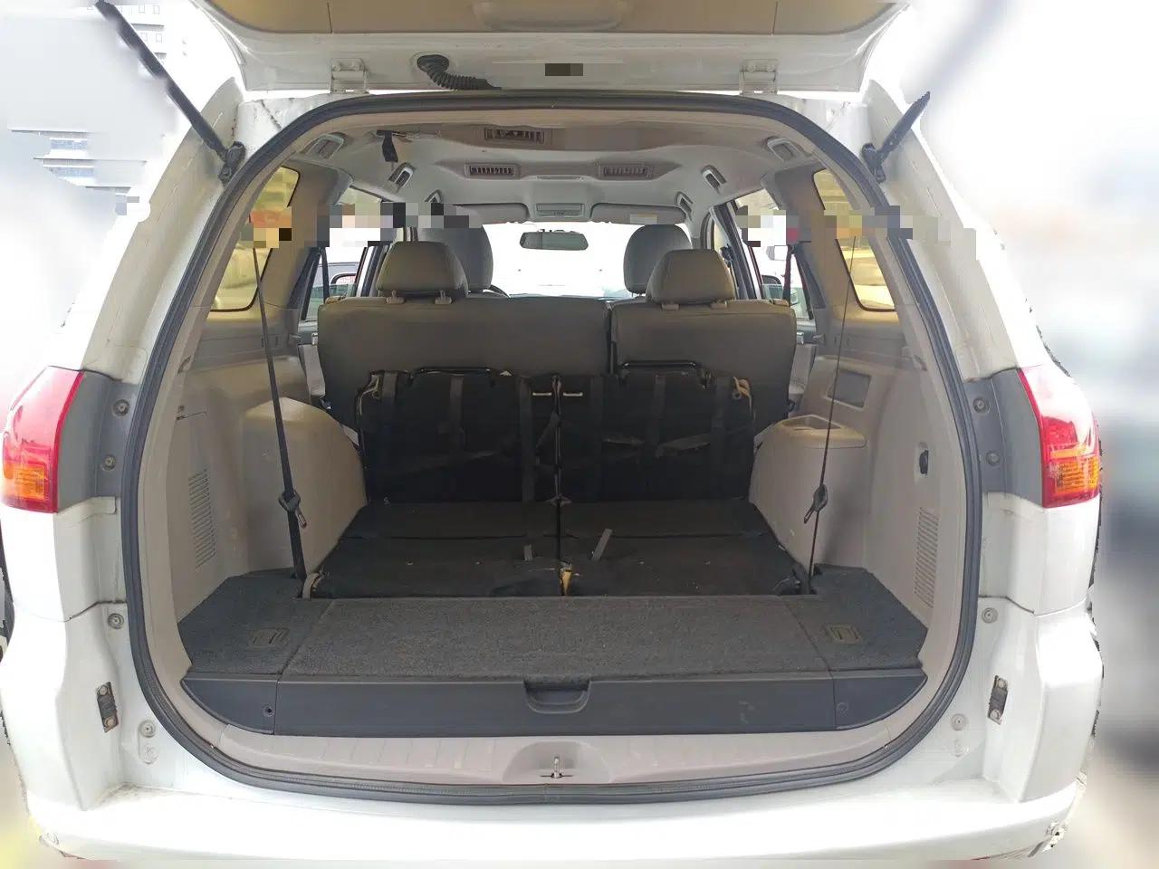Mitsubishi Pajero Sport 2013 3.0L Automatic 4x4 Executive Edition — миниатюра 19